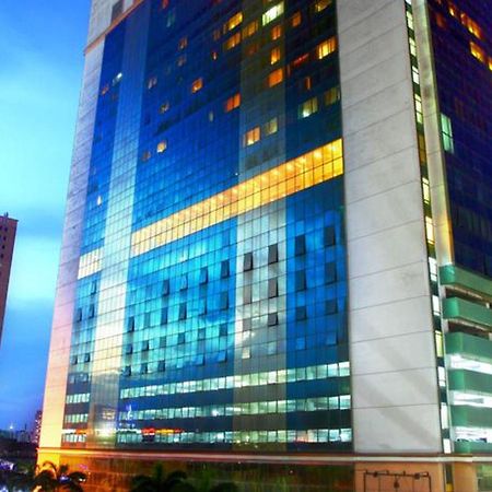 New York Hotel Джохор-Бару Экстерьер фото