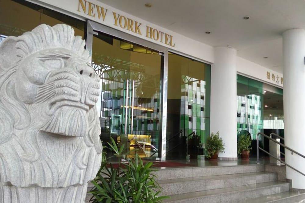 New York Hotel Джохор-Бару Экстерьер фото